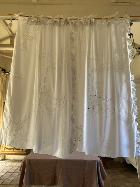 天使モチーフ 刺繍カーテン A-011A 新入荷アイテム/ホームファブリック フランスアンティーク 21,000円（税込み23,100円）