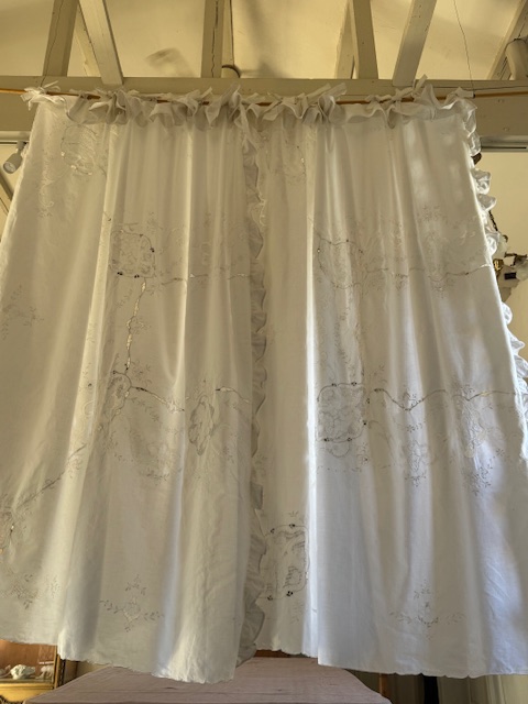 天使モチーフ 刺繍カーテン A-011B 新入荷アイテム/ホームファブリック フランスアンティーク 21,000円(税込み23,100円)