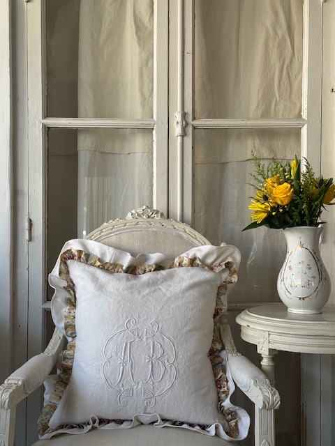 クッションカバー A-022 新入荷アイテム/ホームファブリック フランスアンティーク 24,900円(税込み27,390円)