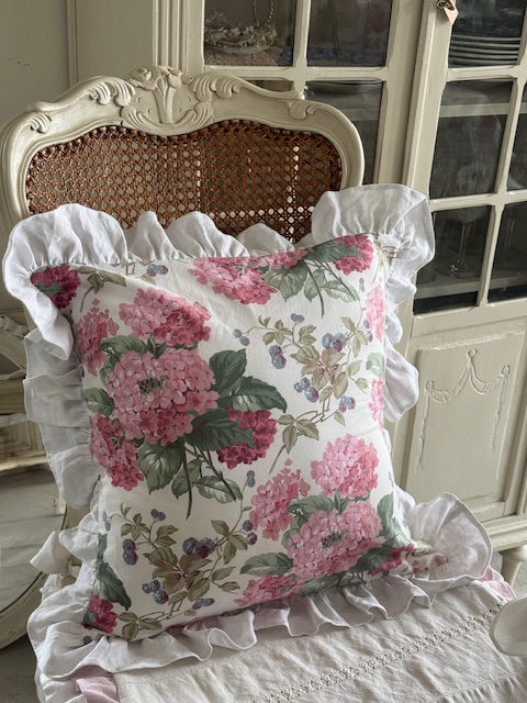 クッションカバー A-032A 新入荷アイテム/ホームファブリック フランスアンティーク 12,900円(税込み14,190円)