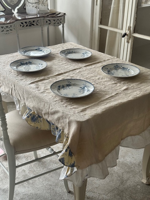 フリル付きマルチカバー A-049 新入荷アイテム/ホームファブリック フランスアンティーク 19,500円（税込み21,450円）