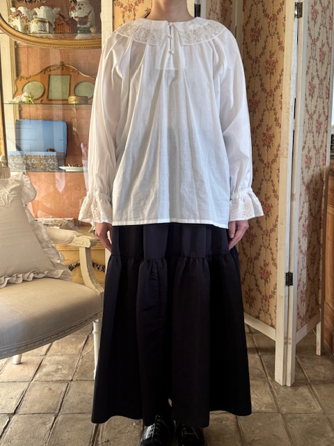 オートクチュールホワイトトップス DF-BL1-1 新入荷アイテム/ファッション フランスアンティーク 25,900円（税込み28,490円）