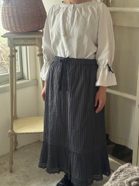 アンティークロングスカート DI-117K 新入荷アイテム/ファッション フランスアンティーク 31,000円(税込み34,100円)