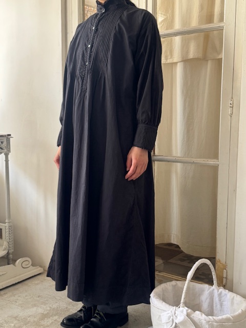 ブラックワンピース DI-117O 新入荷アイテム/ファッション フランスアンティーク 30,000円（税込み33,000円）