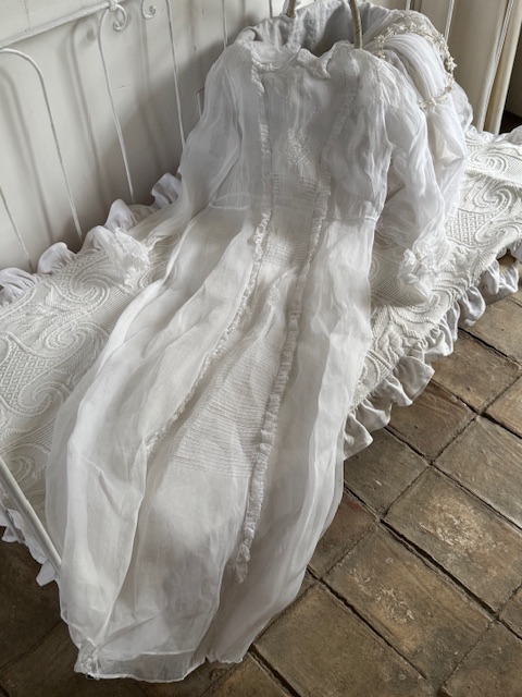 洗礼式ドレス J-320 新入荷アイテム/ホームファブリック フランスアンティーク 17,000円（税込み18,700円）