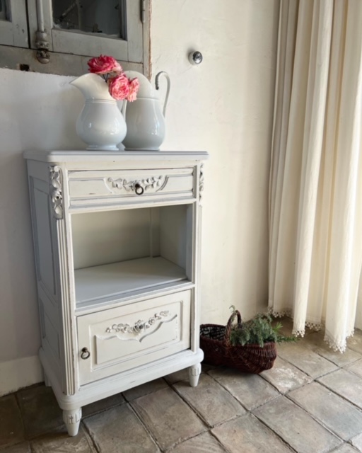 バラ木彫り装飾ナイトテーブル S-75 新入荷アイテム/小型家具 フランスアンティーク Sold out
