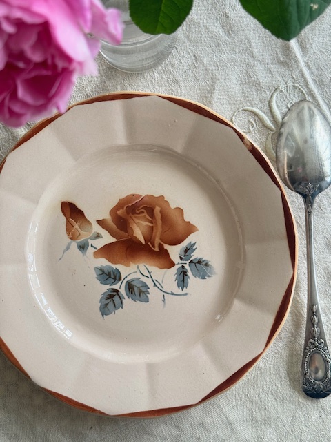 プレート T-243C キッチン雑貨/新入荷アイテム フランスアンティーク 3,900円（税込み4,290円）