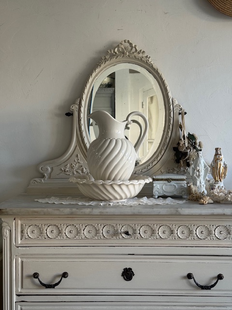 エクリュホワイト ピッチャー&ボウル T-282 新入荷アイテム/インテリア雑貨 フランスアンティーク 49,000円(税込み53,900円)