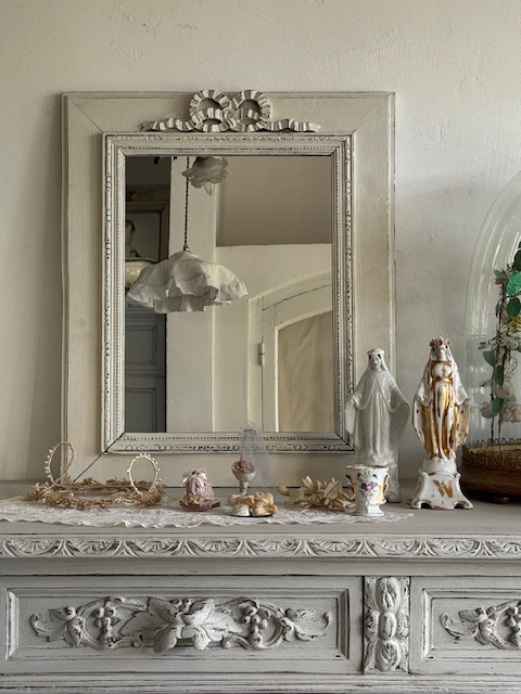 リボンモチーフミラー V-100 新入荷アイテム/小型家具 フランスアンティーク 36,000円(税込み39,600円)