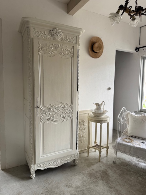 ボネティエ V-119 新入荷アイテム/大型家具 フランスアンティーク 229,000円（税込み251,900円）