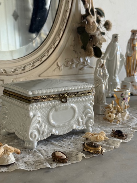 リモージュのポーセリンジュエリーボックス V-131 新入荷アイテム/インテリア雑貨 フランスアンティーク Sold out