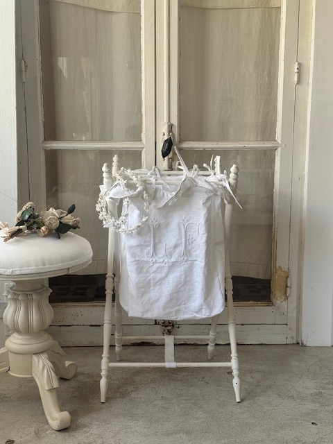 トラバイユーズ V-189 新入荷アイテム/小型家具 フランスアンティーク Sold out