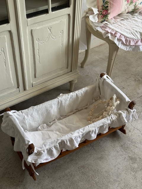 ドール用ベッド V-226 新入荷アイテム/小型家具 フランスアンティーク 32,900円（税込み36,190円）