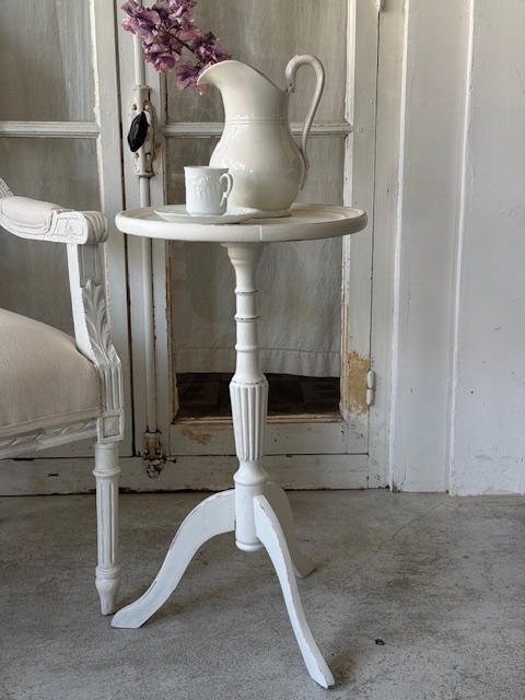 サイドテーブル V-232 新入荷アイテム/小型家具 フランスアンティーク Sold out