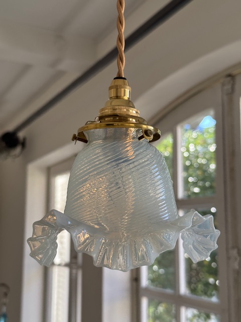 オパリンヌガラス V-246 新入荷アイテム/照明 フランスアンティーク Sold out