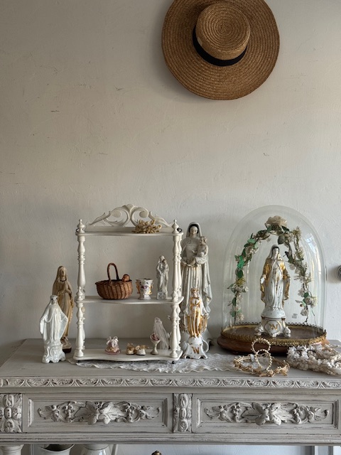 小ぶりの装飾シェルフ V-322 新入荷アイテム/小型家具 フランスアンティーク Sold out