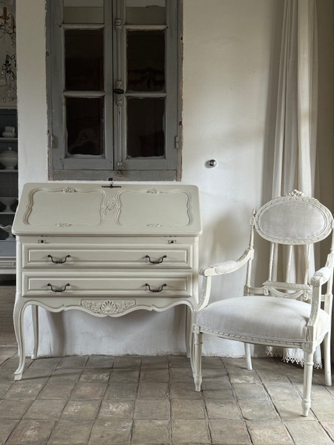 チェスト付きビューロー V-33 新入荷アイテム/大型家具 フランスアンティーク 139,000円（税込み152,900円）