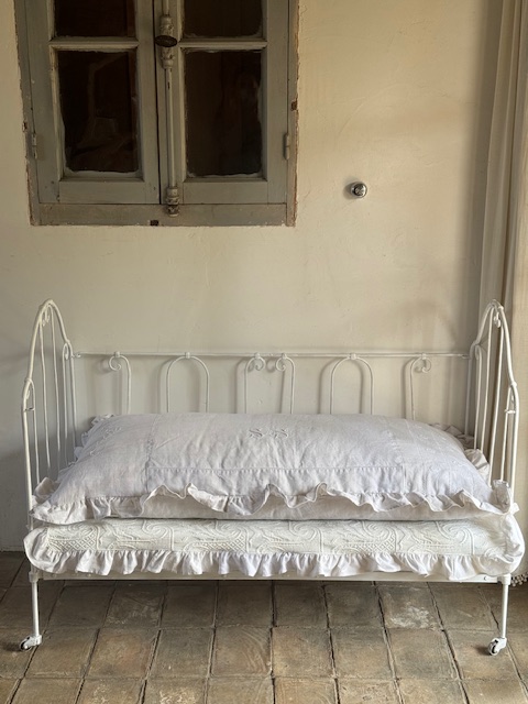 アイアン ベビーベッドソファー V-37B 新入荷アイテム/イス フランスアンティーク Sold out