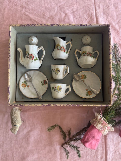 ディネット ティーセット V-50F 新入荷アイテム/インテリア雑貨 フランスアンティーク 15,000円(税込み16,500円)