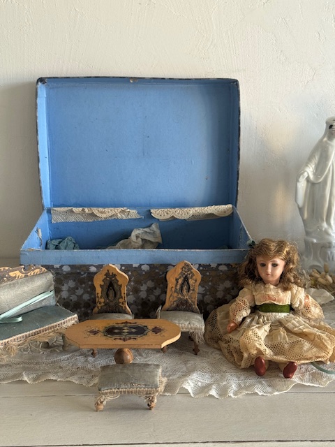 リフランスアンティーク ドールおままごとセット V-55 新入荷アイテム/インテリア雑貨 フランスアンティーク 51,000円(税込み56,100円)