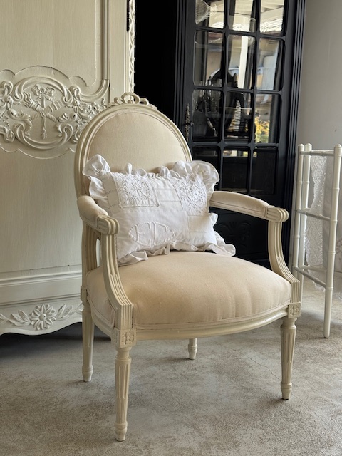 リボン装飾アームチェアー V-113 新入荷アイテム/イス フランスアンティーク Sold out